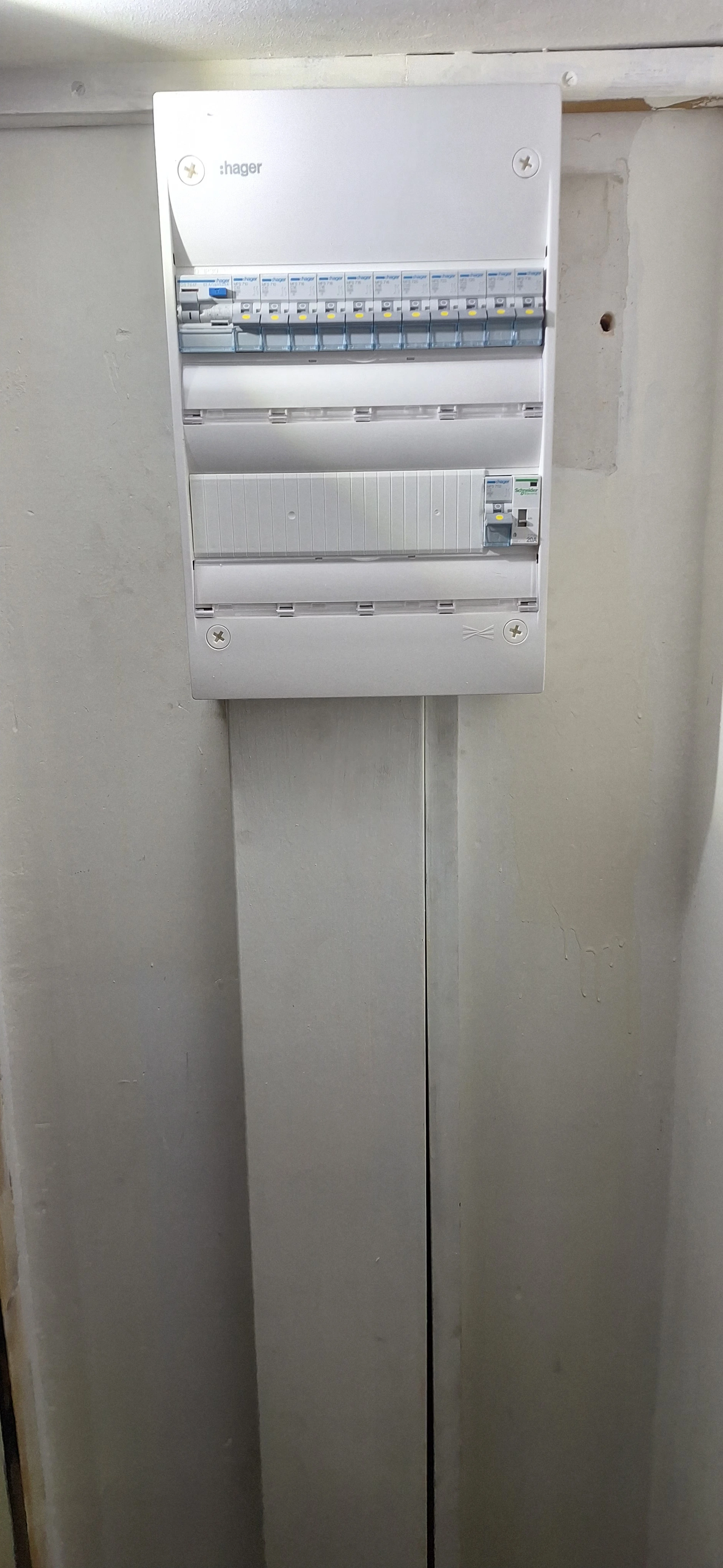 Tableau électrique Hager installé par Tonelec, électricien à Carpentras